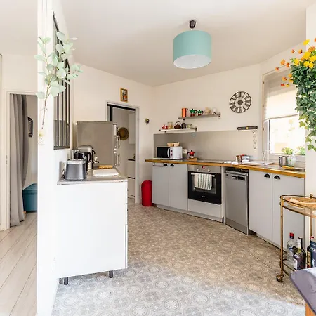 Guestready - Sunlit Near Pere-lachaise